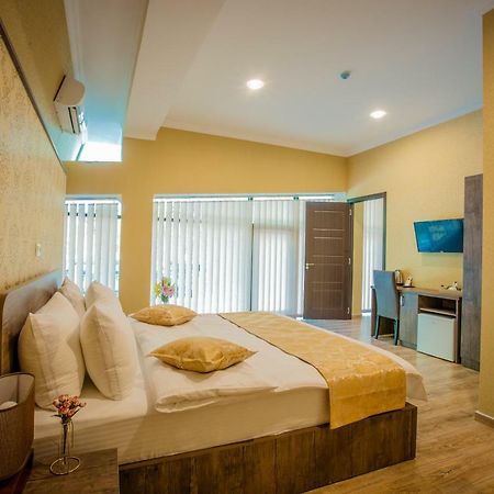 Hotel Comfort ティビリシ エクステリア 写真
