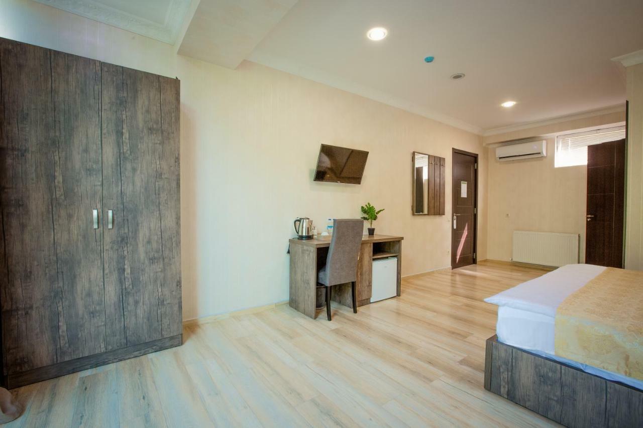 Hotel Comfort ティビリシ エクステリア 写真