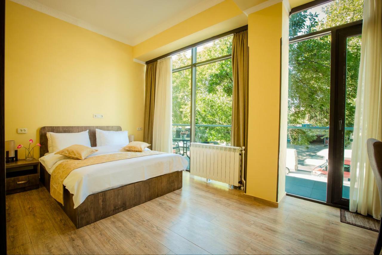 Hotel Comfort ティビリシ エクステリア 写真